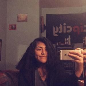 Meet your Posher, Chloe